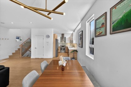 Photo 7 at 2 - 252 E 19th Street, Central Lonsdale, North Vancouver