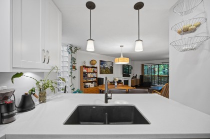 Photo 5 at 202 - 3187 Mountain Highway, Lynn Valley, North Vancouver