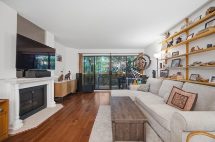 Photo 11 at 202 - 3187 Mountain Highway, Lynn Valley, North Vancouver