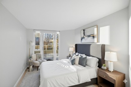 Photo 14 at 305 - 8 Smithe Mews, Yaletown, Vancouver West