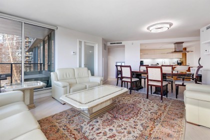 Photo 11 at 305 - 8 Smithe Mews, Yaletown, Vancouver West