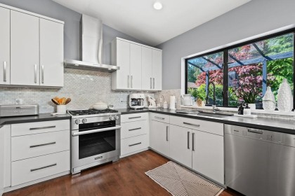Photo 9 at 1098 Linnae Avenue, Canyon Heights NV, North Vancouver