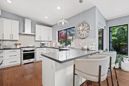 Photo 10 at 1098 Linnae Avenue, Canyon Heights NV, North Vancouver