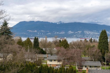 Photo 24 at 3955 W Broadway, Point Grey, Vancouver West