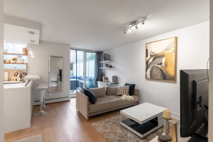 Photo 4 at 308 - 1008 Cambie Street, Yaletown, Vancouver West