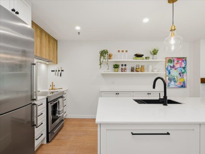 Photo 3 at 207 - 1925 W 2nd Avenue, Kitsilano, Vancouver West