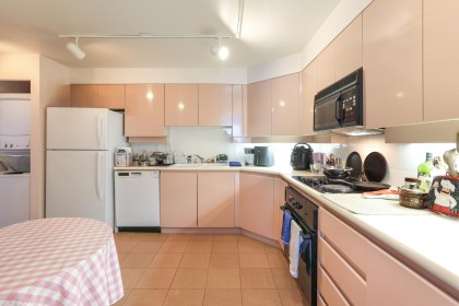 Photo 4 at 1402 - 909 Burrard Street, West End VW, Vancouver West