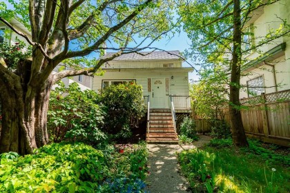 Photo 1 at 2720 W 24th Avenue, Arbutus, Vancouver West