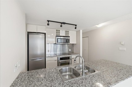 Photo 13 at 1605 - 788 Hamilton Street, Downtown VW, Vancouver West