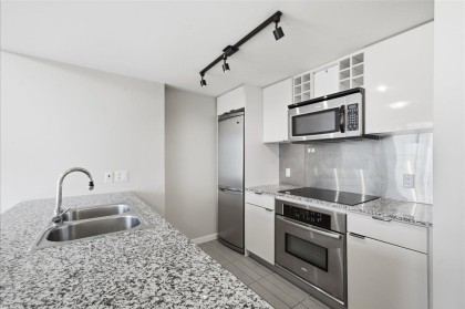 Photo 10 at 1605 - 788 Hamilton Street, Downtown VW, Vancouver West