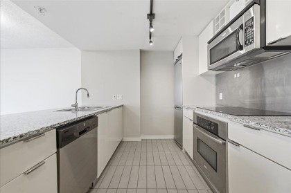 Photo 11 at 1605 - 788 Hamilton Street, Downtown VW, Vancouver West