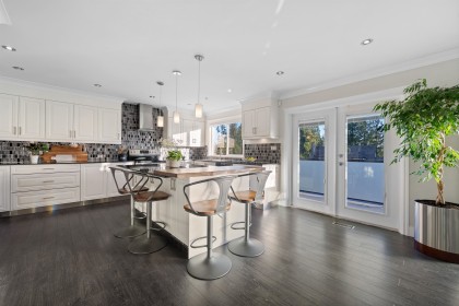 Photo 4 at 906 Strathaven Drive, Windsor Park NV, North Vancouver
