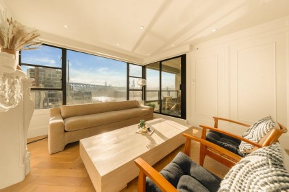 Photo 8 at 302 - 1008 Beach Avenue, Yaletown, Vancouver West