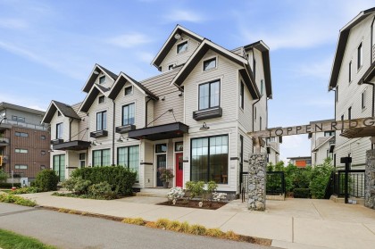 Photo 2 at 13 - 237 Ridgeway Avenue, Lower Lonsdale, North Vancouver