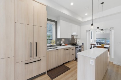 Photo 7 at 13 - 237 Ridgeway Avenue, Lower Lonsdale, North Vancouver