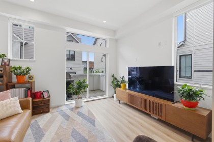 Photo 4 at 13 - 237 Ridgeway Avenue, Lower Lonsdale, North Vancouver