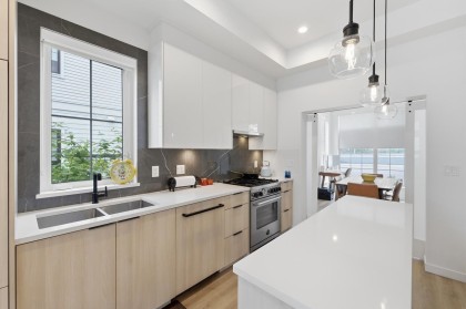 Photo 8 at 13 - 237 Ridgeway Avenue, Lower Lonsdale, North Vancouver