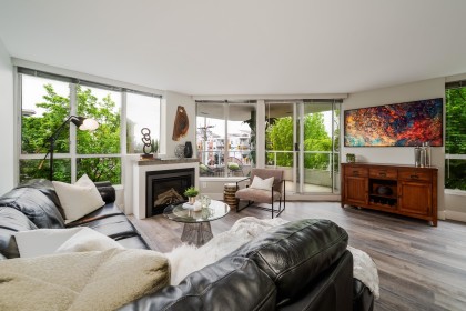 Photo 3 at 203 - 408 Lonsdale Avenue, Lower Lonsdale, North Vancouver