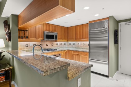 Photo 15 at 1053 Marinaside Crescent, Yaletown, Vancouver West