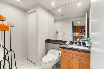 Photo 19 at 1053 Marinaside Crescent, Yaletown, Vancouver West