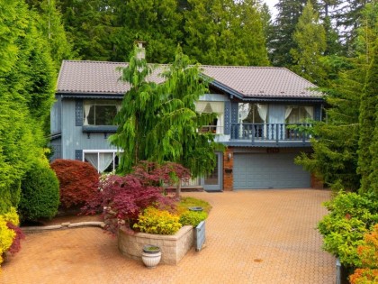 Photo 2 at 4786 Armour Court, Lynn Valley, North Vancouver
