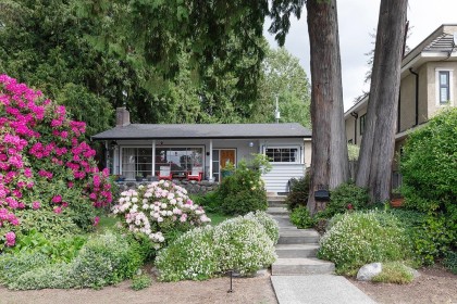 Photo 1 at 322 E 25th Street, Upper Lonsdale, North Vancouver