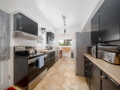 Photo 9 at 322 E 25th Street, Upper Lonsdale, North Vancouver