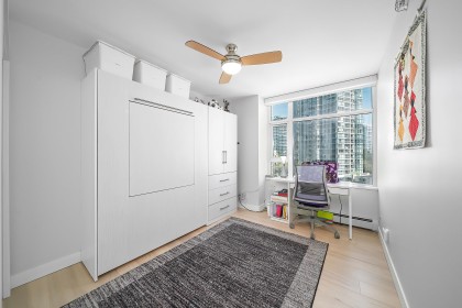 Photo 18 at 902 - 1199 Marinaside Crescent, Yaletown, Vancouver West