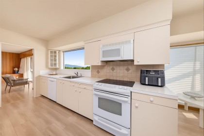 Photo 14 at 875 Eyremount Drive, British Properties, West Vancouver
