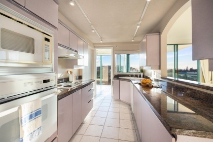 Photo 8 at 12C - 338 Taylor Way, Park Royal, West Vancouver