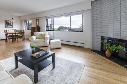 Photo 3 at 303 - 1610 Chesterfield Avenue, Central Lonsdale, North Vancouver