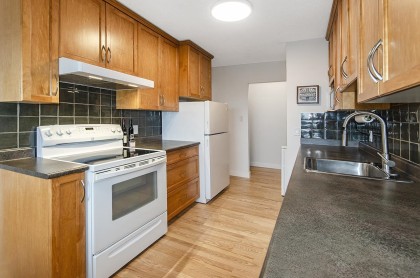 Photo 9 at 303 - 1610 Chesterfield Avenue, Central Lonsdale, North Vancouver