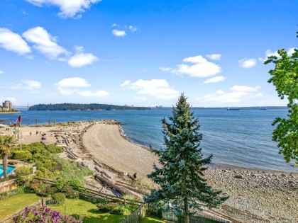 Photo 4 at 2560 Bellevue Avenue, Dundarave, West Vancouver