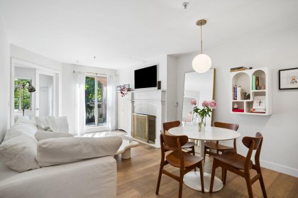 Photo 6 at 15 - 3036 W 4th Avenue, Kitsilano, Vancouver West