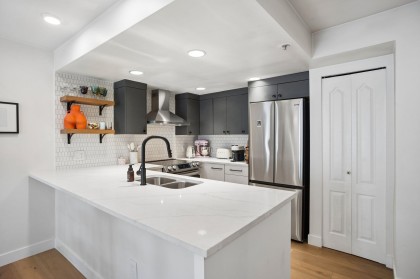 Photo 9 at 15 - 3036 W 4th Avenue, Kitsilano, Vancouver West
