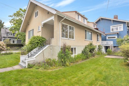 Photo 1 at 2206 Musqueamview Street, Kitsilano, Vancouver West