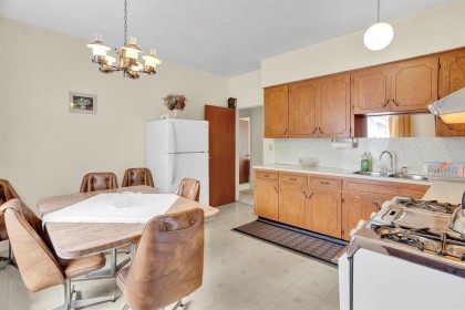 Photo 4 at 2206 Musqueamview Street, Kitsilano, Vancouver West