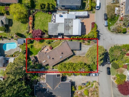 Photo 2 at 241 W Balmoral Road, Upper Lonsdale, North Vancouver