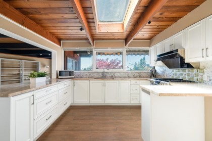 Photo 6 at 241 W Balmoral Road, Upper Lonsdale, North Vancouver