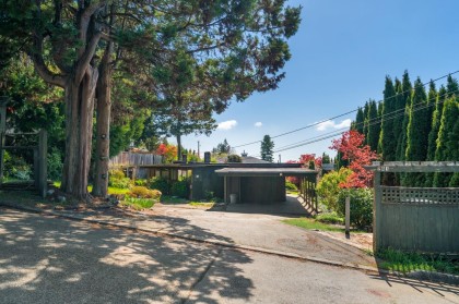 Photo 3 at 241 W Balmoral Road, Upper Lonsdale, North Vancouver