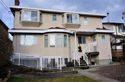 Photo 2 at 122 W 43rd Avenue, Oakridge VW, Vancouver West