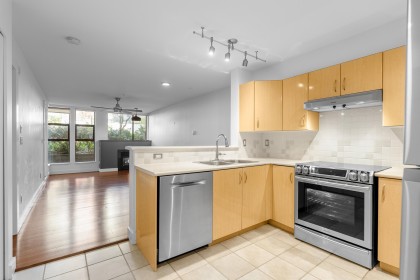Photo 5 at 203 - 305 Lonsdale Avenue, Lower Lonsdale, North Vancouver