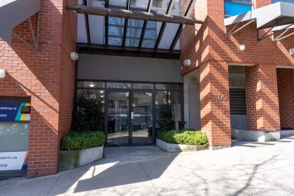 Photo 4 at 203 - 305 Lonsdale Avenue, Lower Lonsdale, North Vancouver