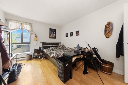 Photo 12 at 774 Millbank, False Creek, Vancouver West