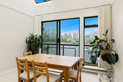 Photo 5 at 774 Millbank, False Creek, Vancouver West