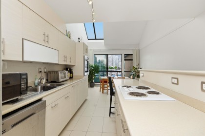Photo 9 at 774 Millbank, False Creek, Vancouver West