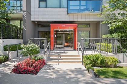 Photo 3 at 301 - 4427 Cambie Street, Cambie, Vancouver West