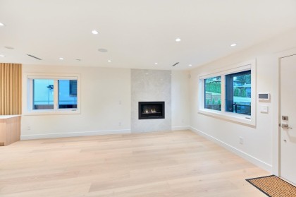 Photo 5 at 806 Montroyal Boulevard, Canyon Heights NV, North Vancouver