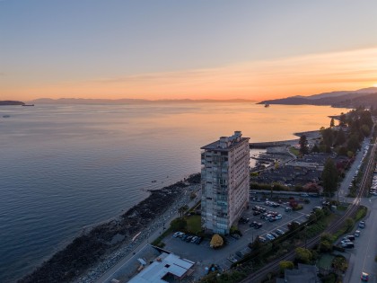 Photo 3 at 1503 - 150 24th Street, Dundarave, West Vancouver