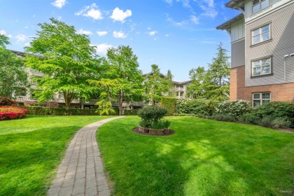 Photo 2 at 404 - 4883 Maclure Mews, Quilchena, Vancouver West